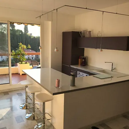 Happy Apartment *